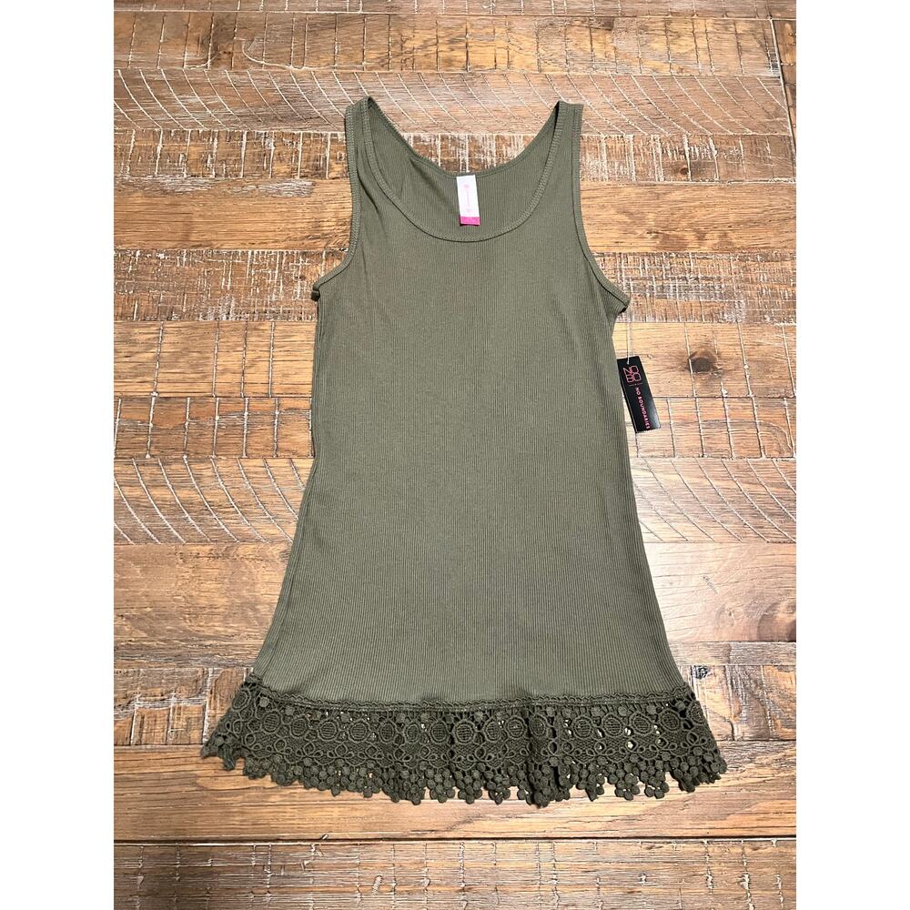Women’s Olive Green Ribbed Tank Top Crochet Trim Hemline NWT Festival Concert